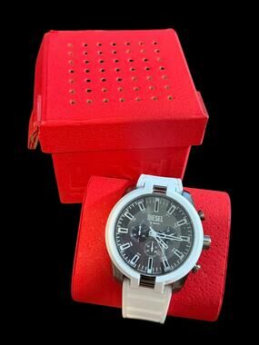 Diesel DZ4631 White Silicone Chronograph Men's Watch 5 BAR Japan Movement New